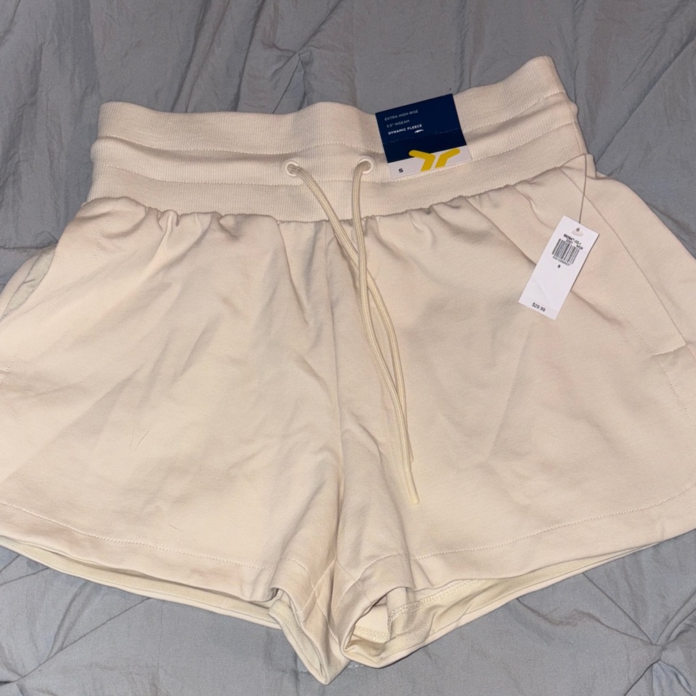 2/$10 Old Navy Shorts dynamic fleece Extra high rise 3.5” inseam NWT $30 Small